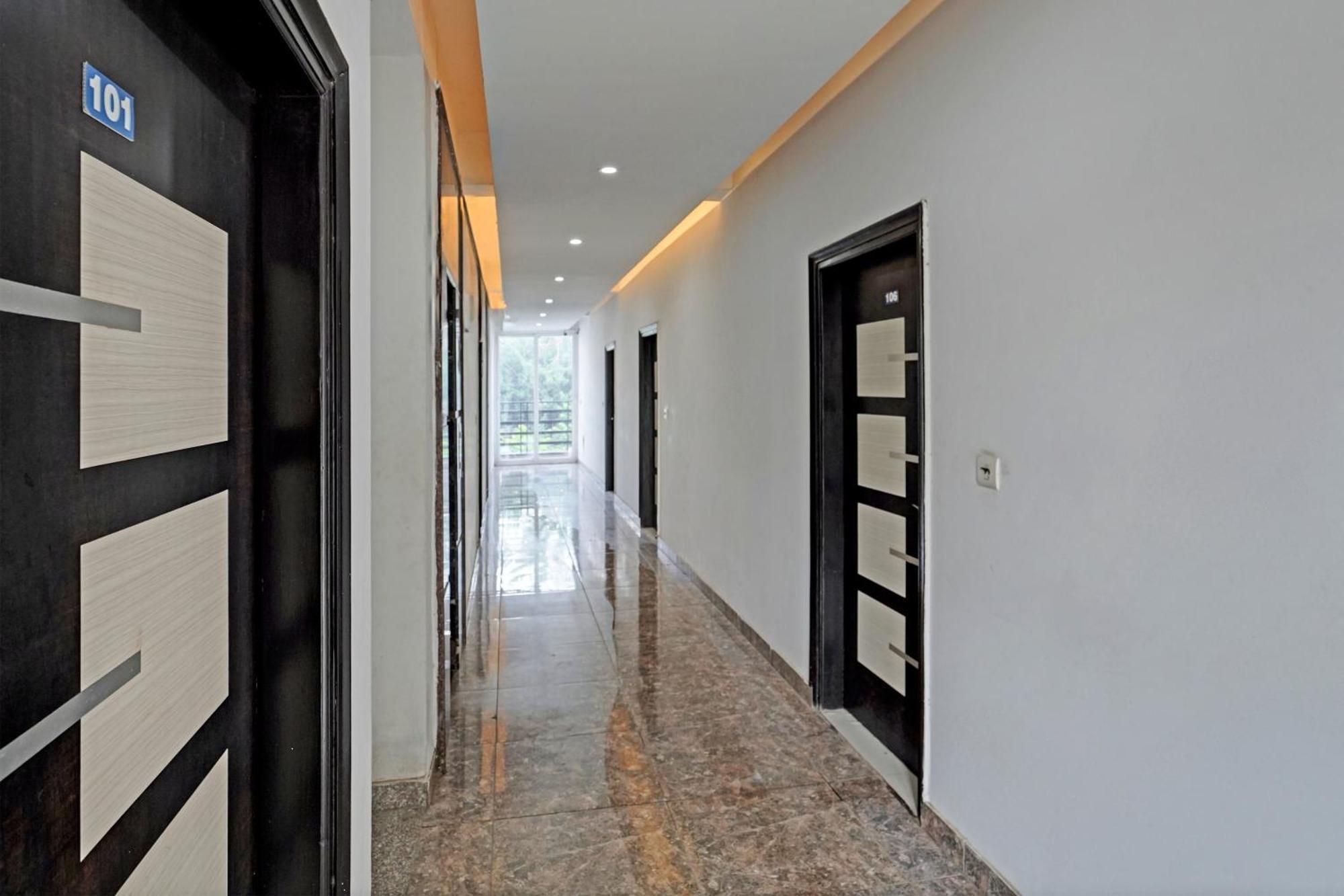 Hotel O Babil Palace Near Omaxe Celebration Mall Gurgaon Esterno foto