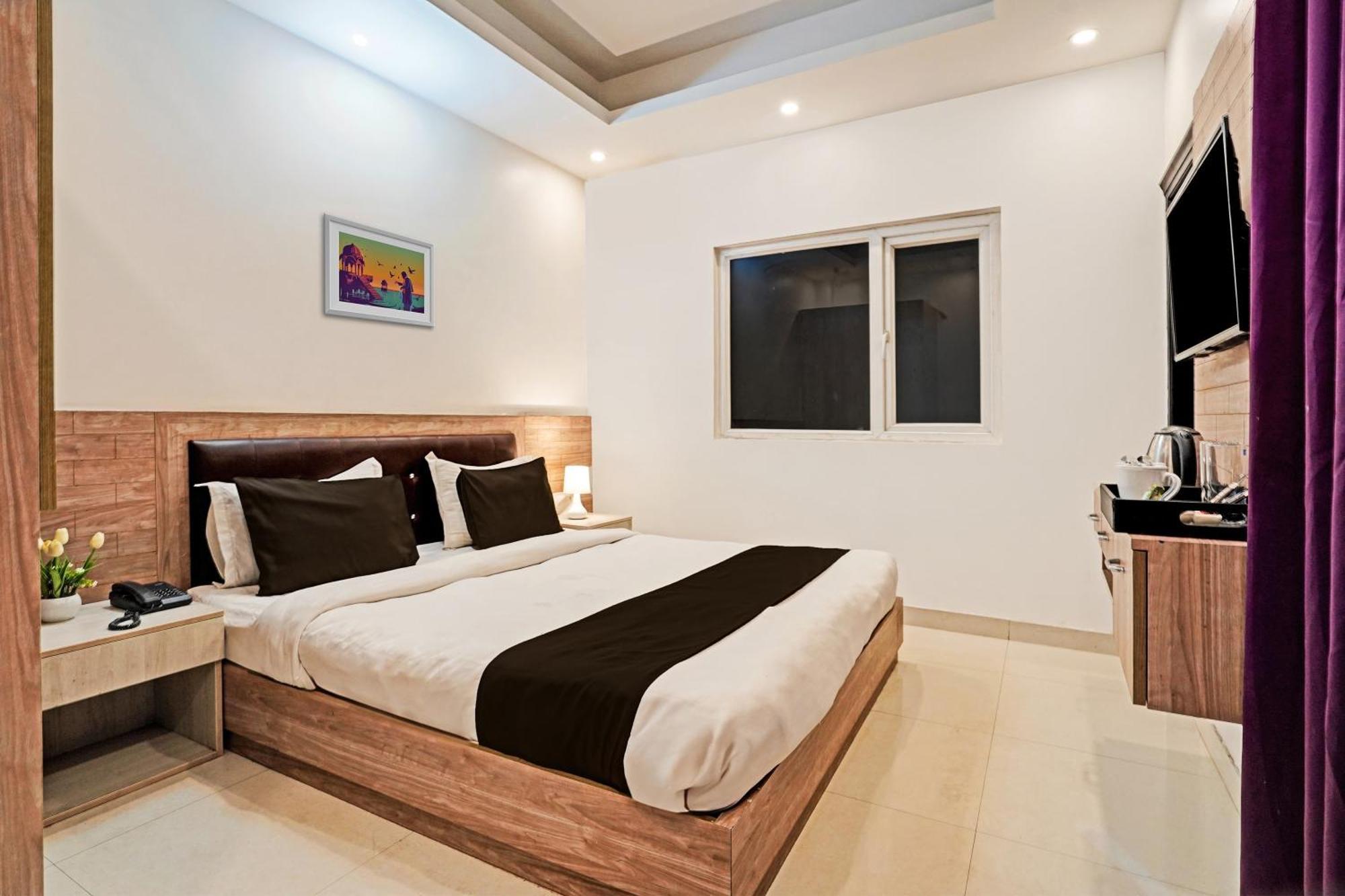 Hotel O Babil Palace Near Omaxe Celebration Mall Gurgaon Esterno foto