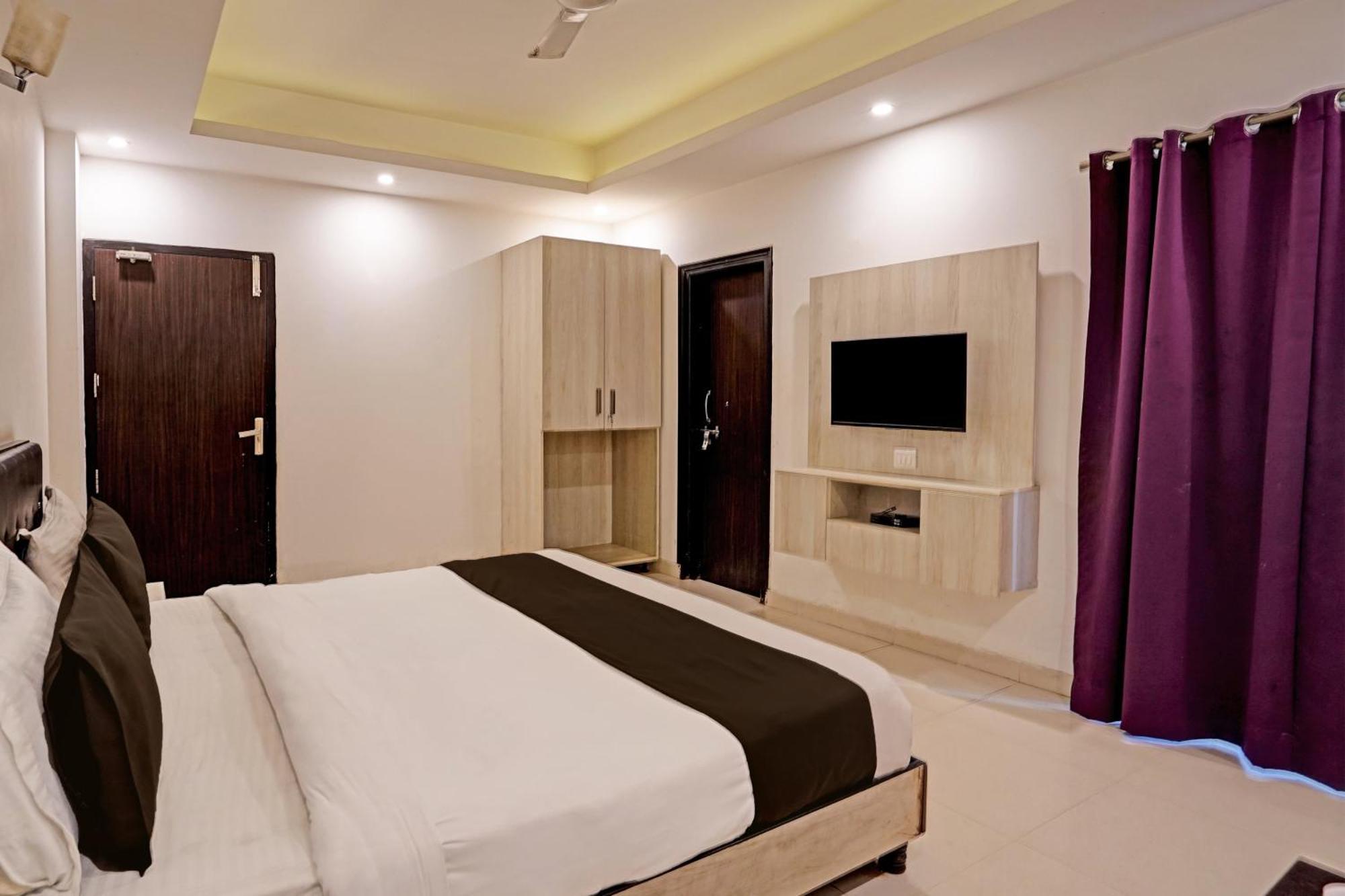 Hotel O Babil Palace Near Omaxe Celebration Mall Gurgaon Esterno foto