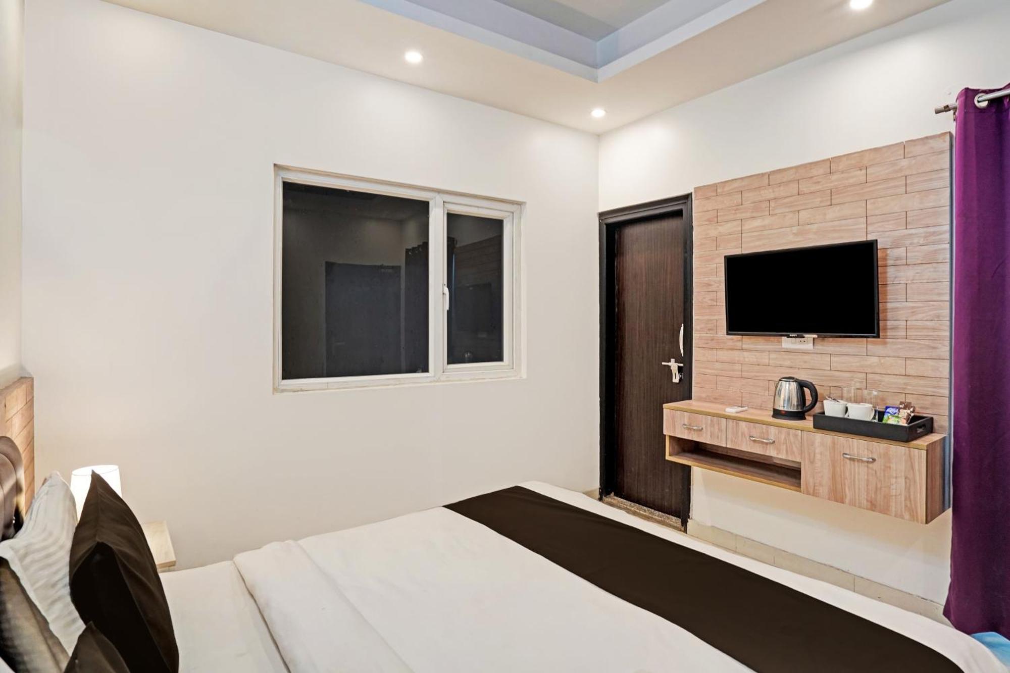 Hotel O Babil Palace Near Omaxe Celebration Mall Gurgaon Esterno foto