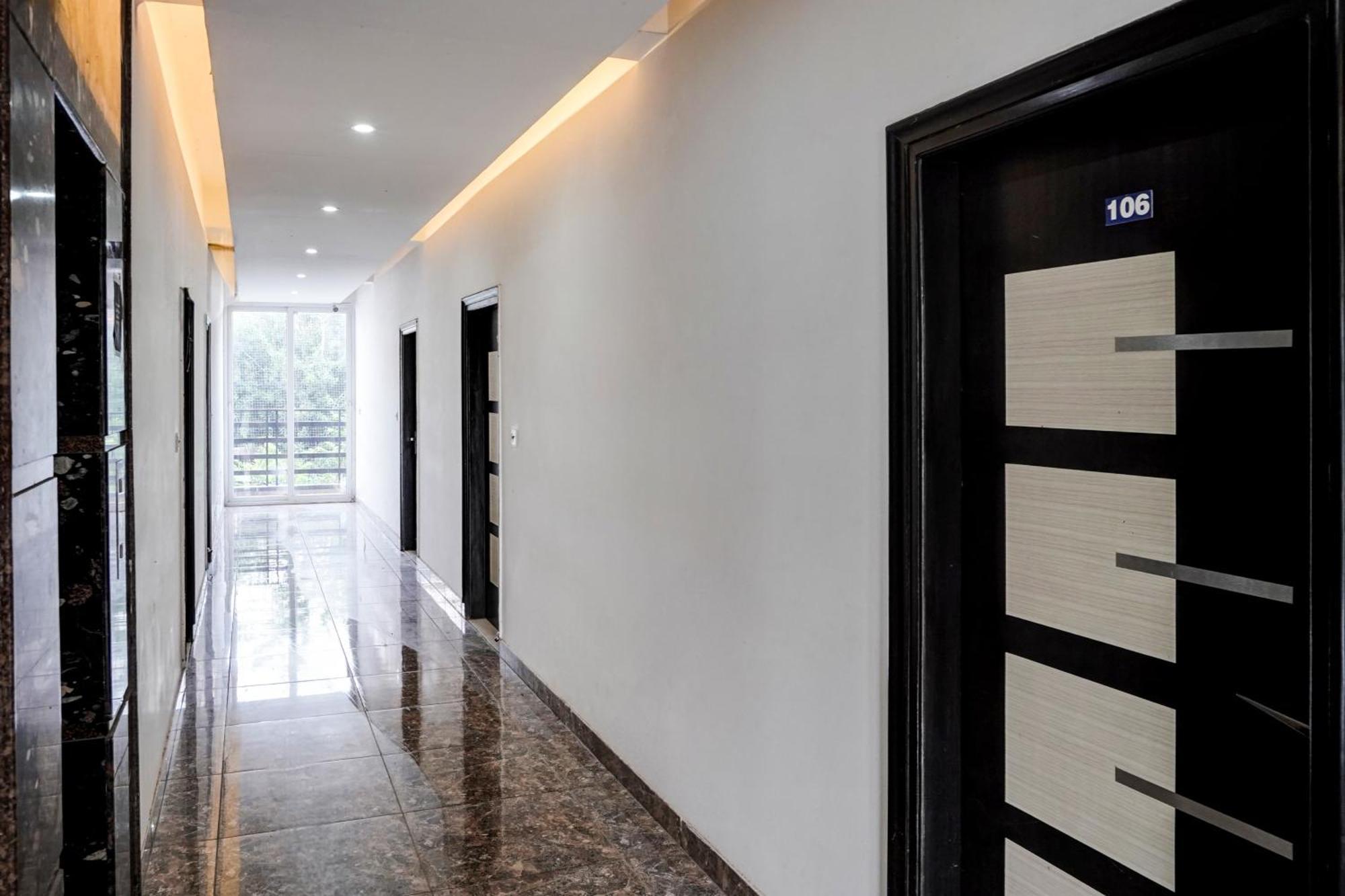 Hotel O Babil Palace Near Omaxe Celebration Mall Gurgaon Esterno foto