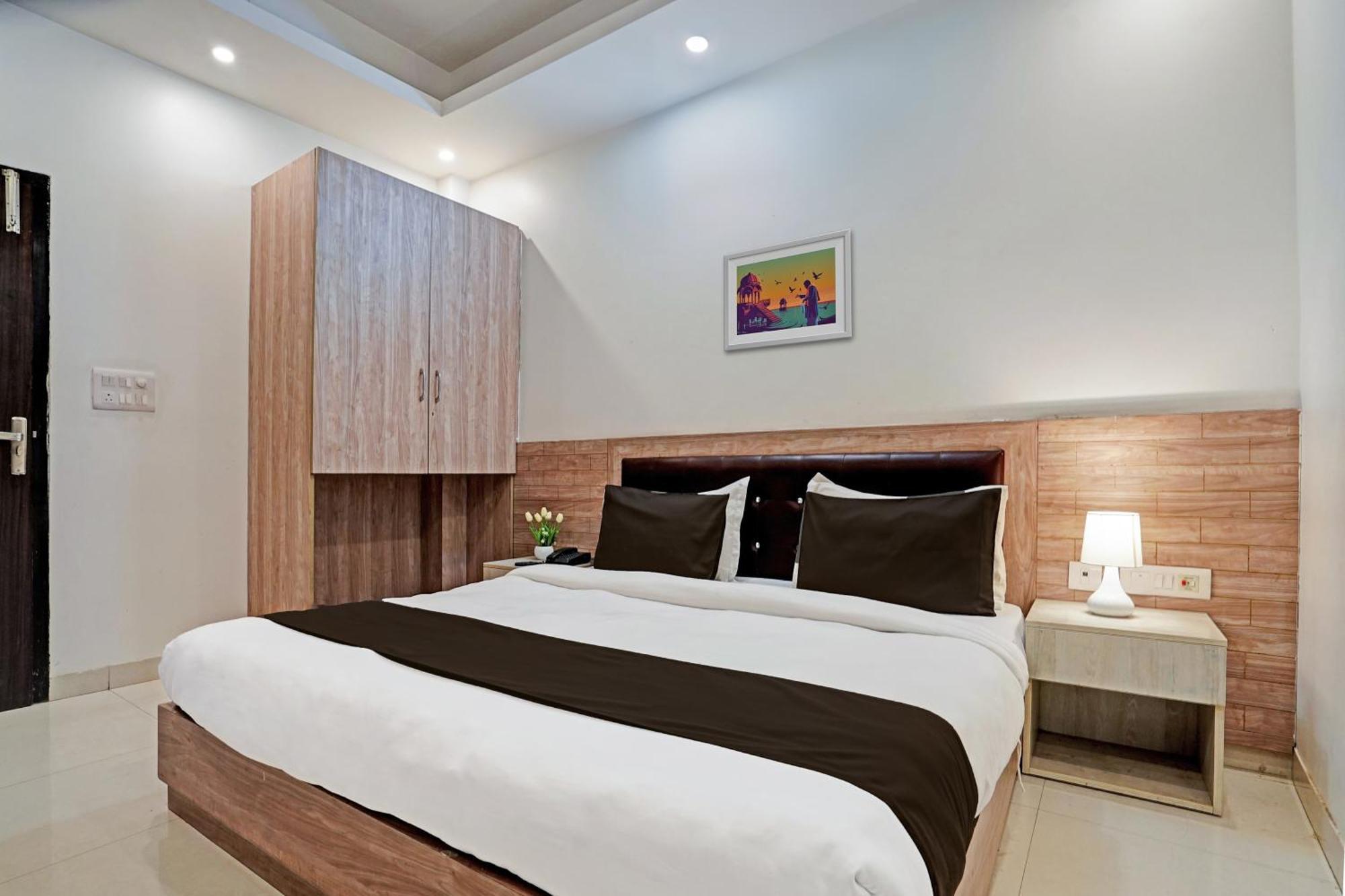 Hotel O Babil Palace Near Omaxe Celebration Mall Gurgaon Esterno foto